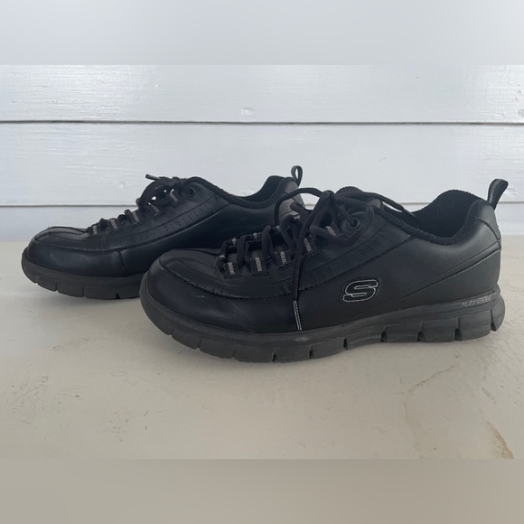 Black Skechers Work Slip Resistant Shoes - Picture 2 of 8
